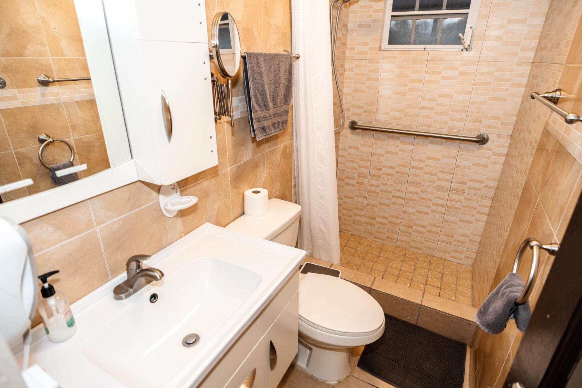 Luxury Retreat With Private Jacuzzi And Mountain Views Free Parking Apartment Понсе Екстериор снимка